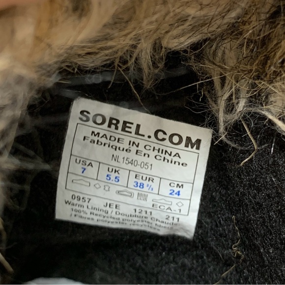 Sorel Joan of Arctic Fur Trim Boots 7 - Picture 9 of 11